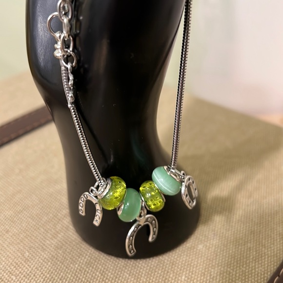 Lucky 🍀 Charm Handmade Silver Tone and Green Bracelet - Picture 1 of 7
